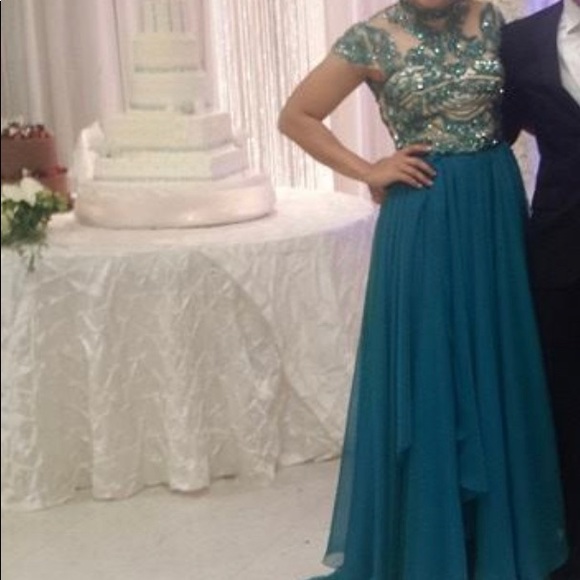 Dress - Picture 8 of 8